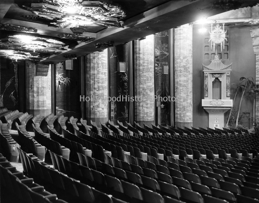 Graumans Chinese Interior 1940 1 6925 Hollywood.jpg